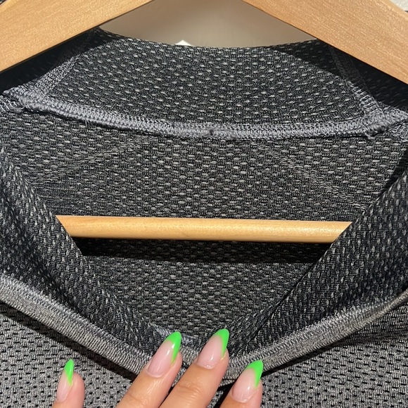 Lululemon | Men’s Grey Long sleeve with hood - Picture 3 of 6